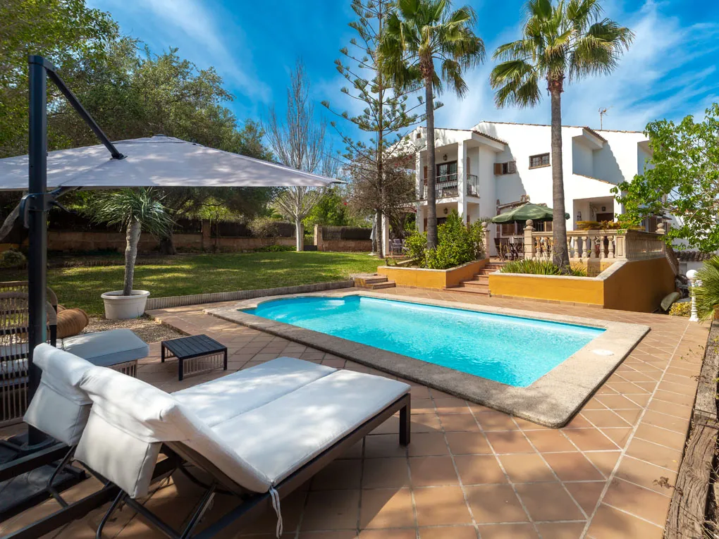 Mediterranean family villa with pool and beautiful garden-1