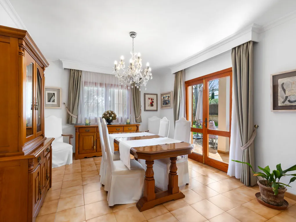 Mediterranean family villa with pool and beautiful garden-6