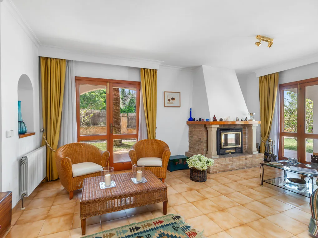 Mediterranean family villa with pool and beautiful garden-5