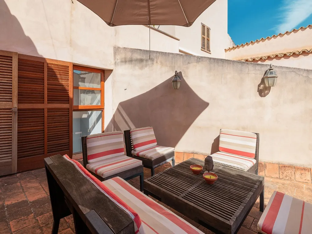 Encantadora habitatge amb caràcter en palauet únic-8