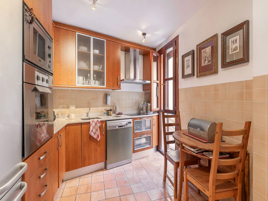Charming apartment with unique character in historic city palace-6