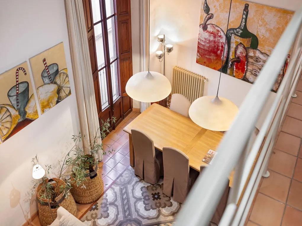 Encantadora habitatge amb caràcter en palauet únic-4