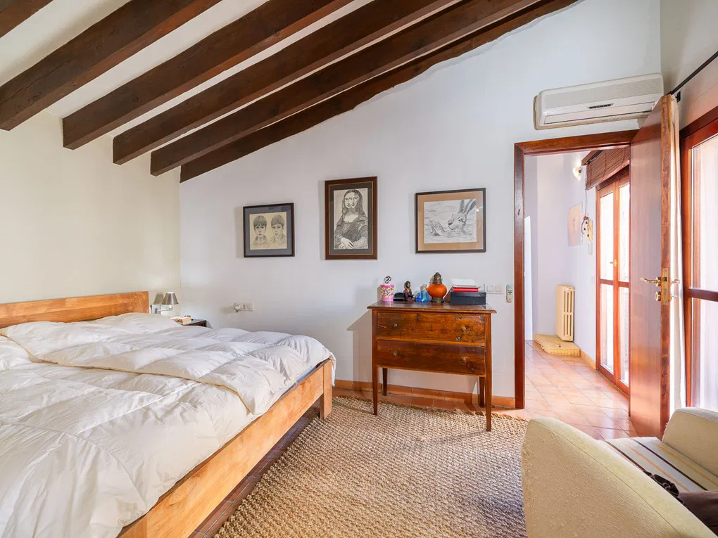 Charming apartment with unique character in historic city palace-7