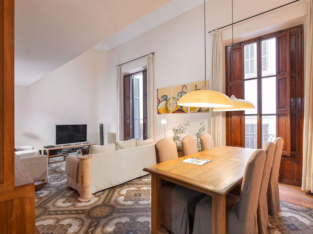 Charming apartment with unique character in historic city palace-1