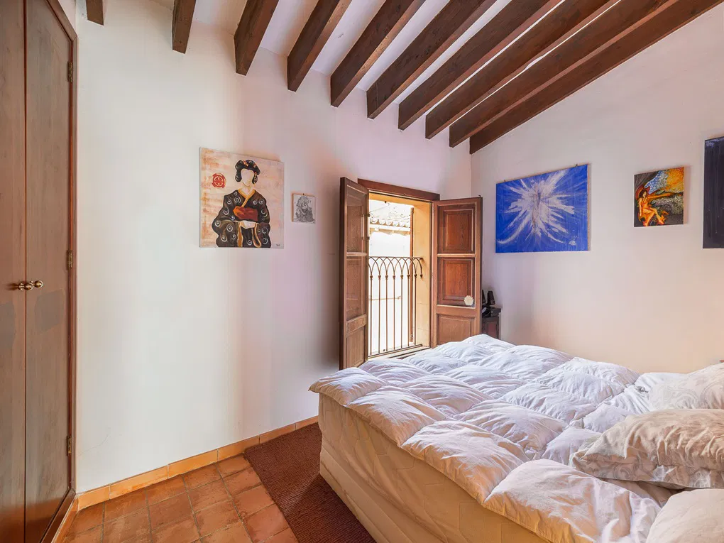 Charming apartment with unique character in historic city palace-8