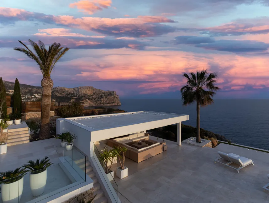 A High-Class Luxury Retreat in Mallorca-16