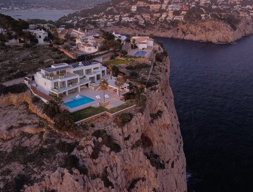 A High-Class Luxury Retreat in Mallorca-26