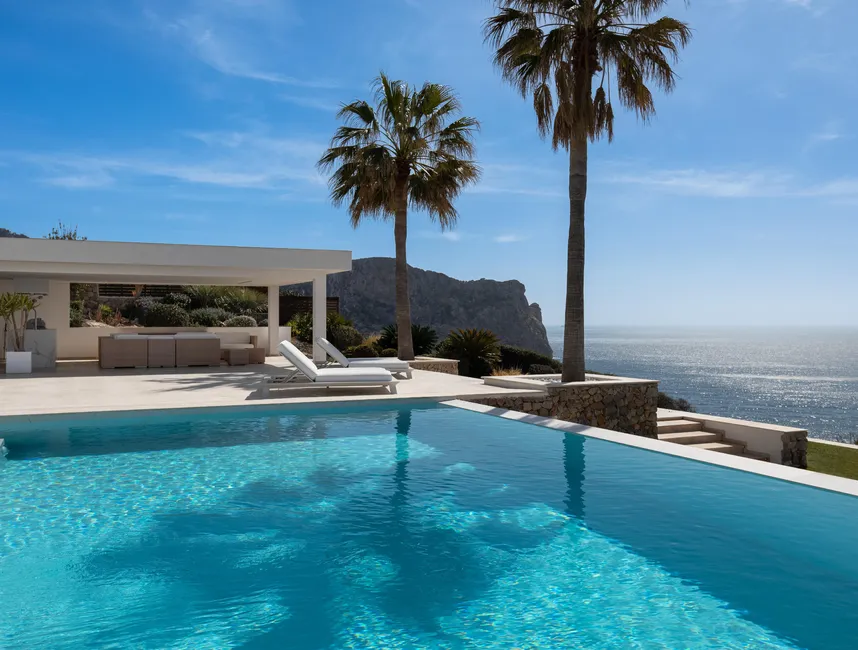 A High-Class Luxury Retreat in Mallorca-34