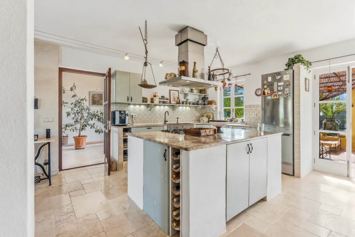 Middelhavsfinca med udsigt til Tramuntana-bjergene nær Manacor-8