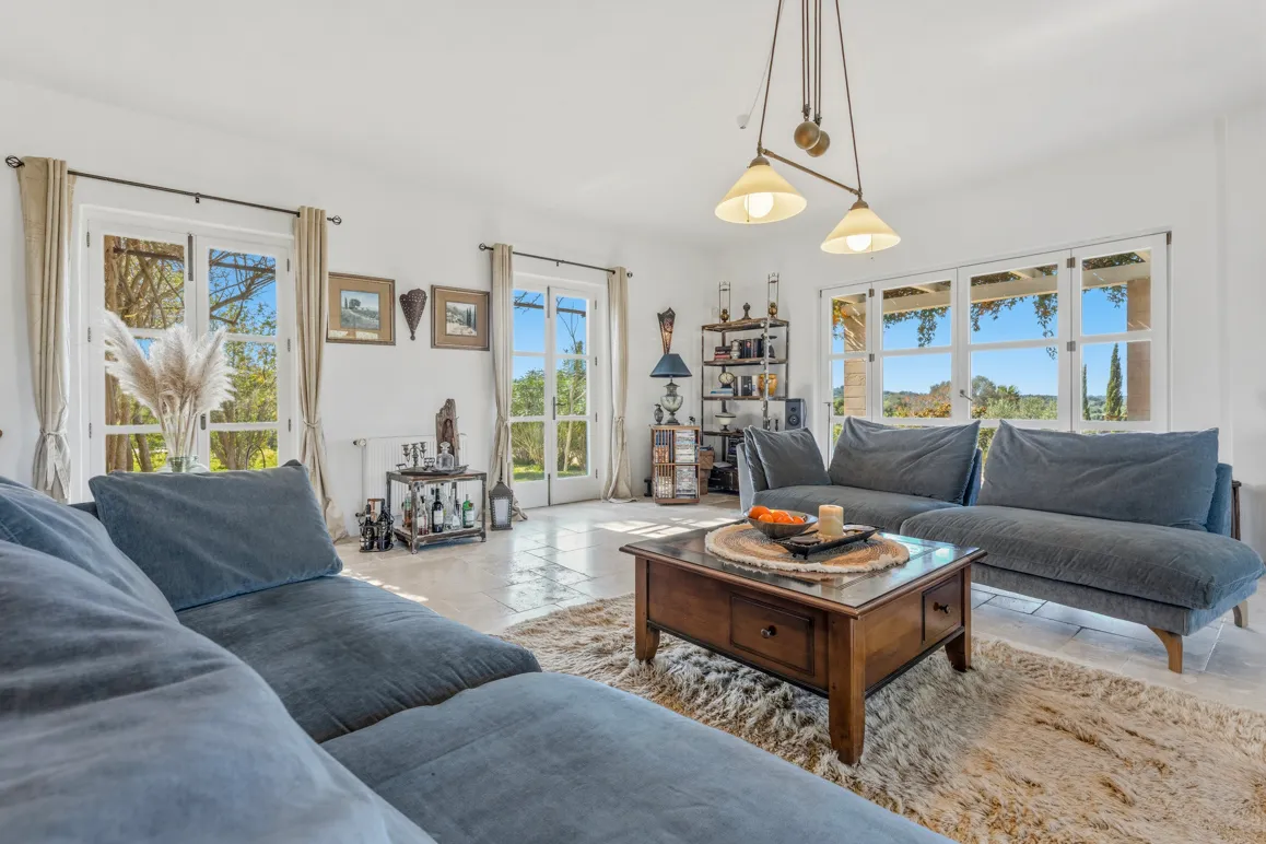 Middelhavsfinca med udsigt til Tramuntana-bjergene nær Manacor-6