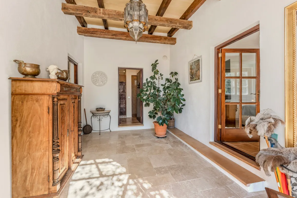 Middelhavsfinca med udsigt til Tramuntana-bjergene nær Manacor-5