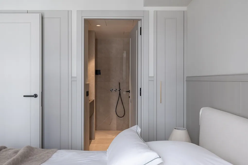 Apartamento elegante con terrazas y piscina comunitaria-12