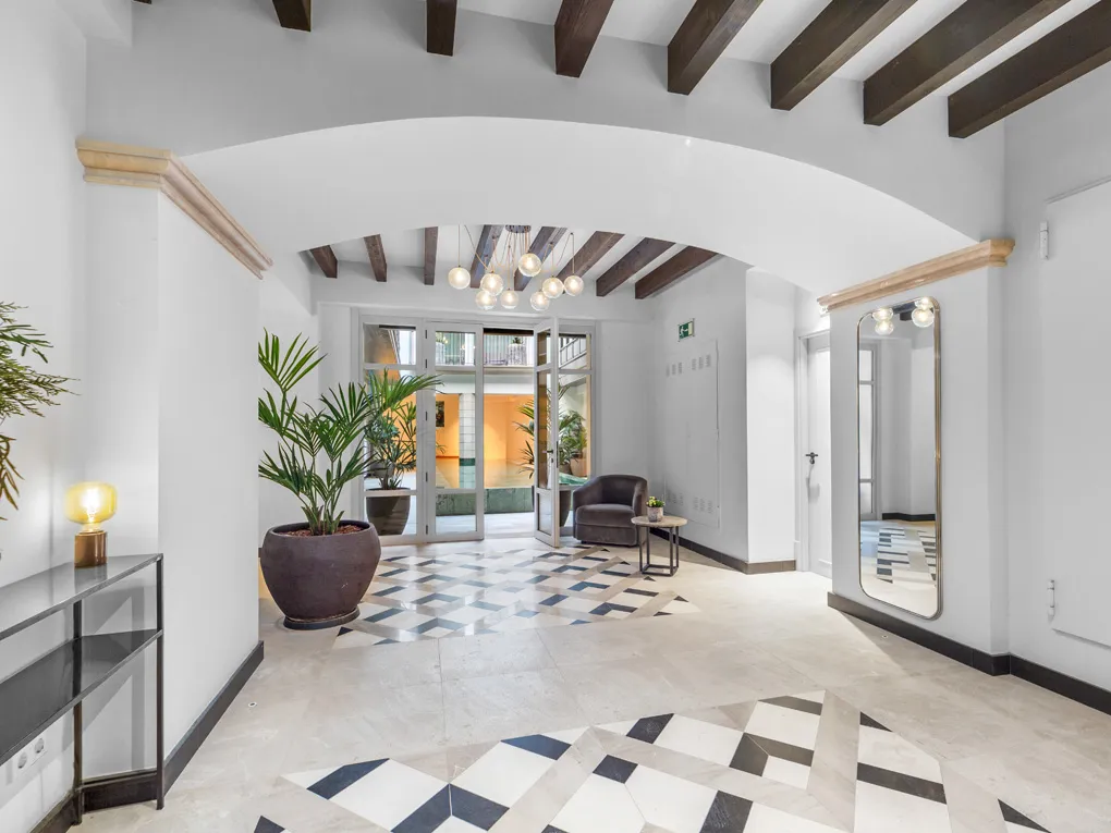 Elegant apartment with terraces and community pool-17