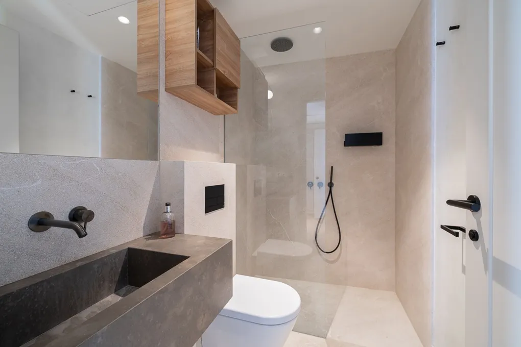 Apartamento elegante con terrazas y piscina comunitaria-14