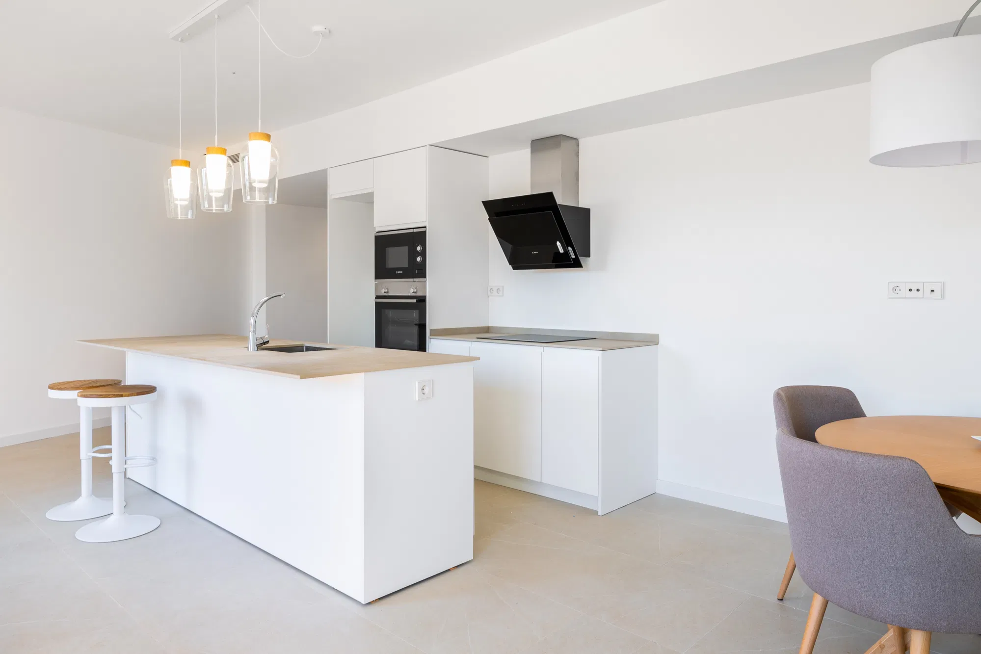 New and modern townhouse with a pool in Biniamar-5