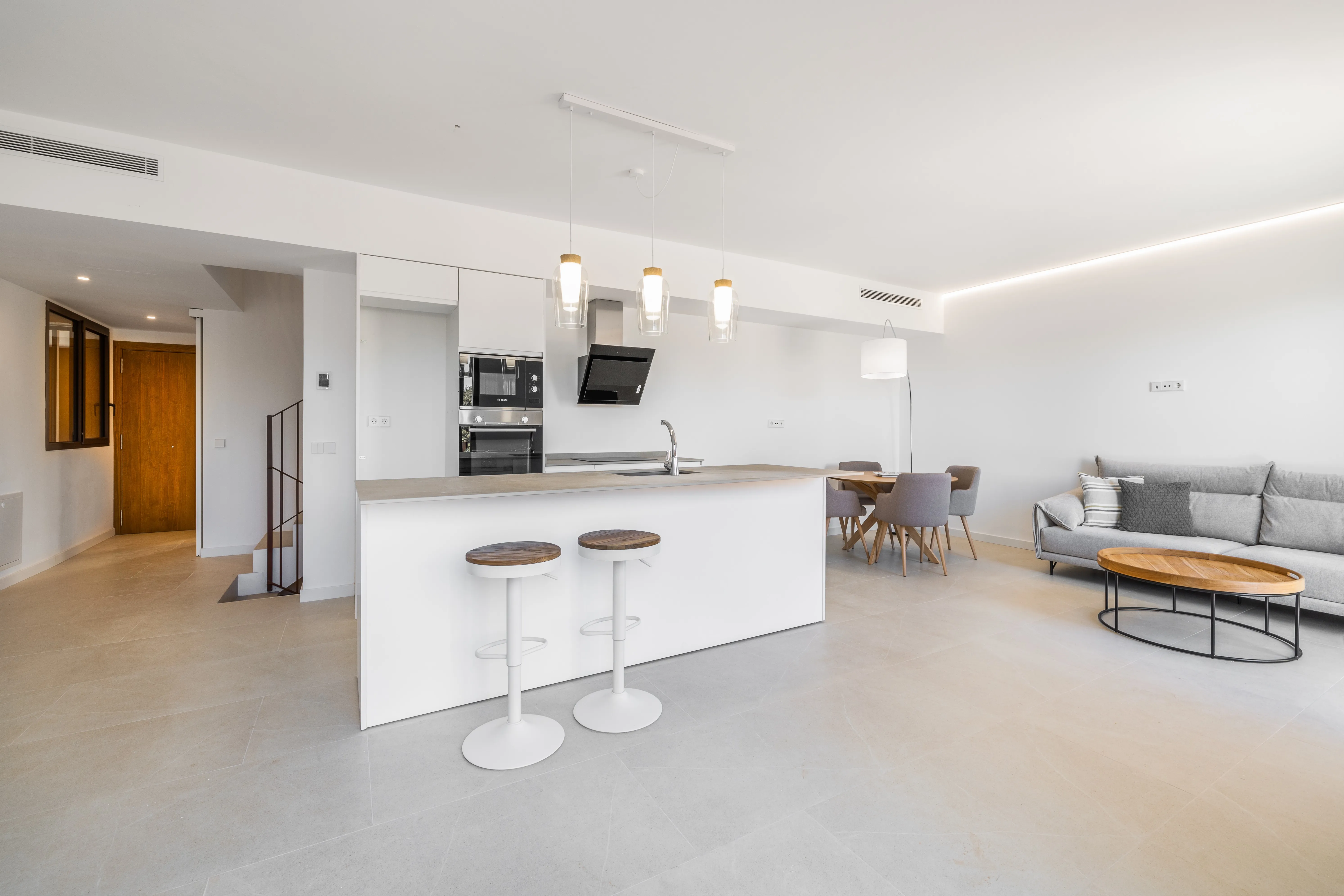 New and modern townhouse with a pool in Biniamar-4