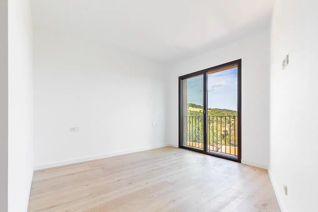 New and modern townhouse with a pool in Biniamar-9