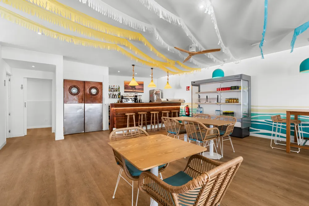 Café ved havet med unik middelhavsatmosfære-10