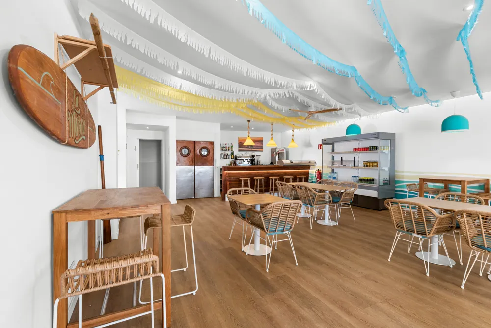 Café ved havet med unik middelhavsatmosfære-11