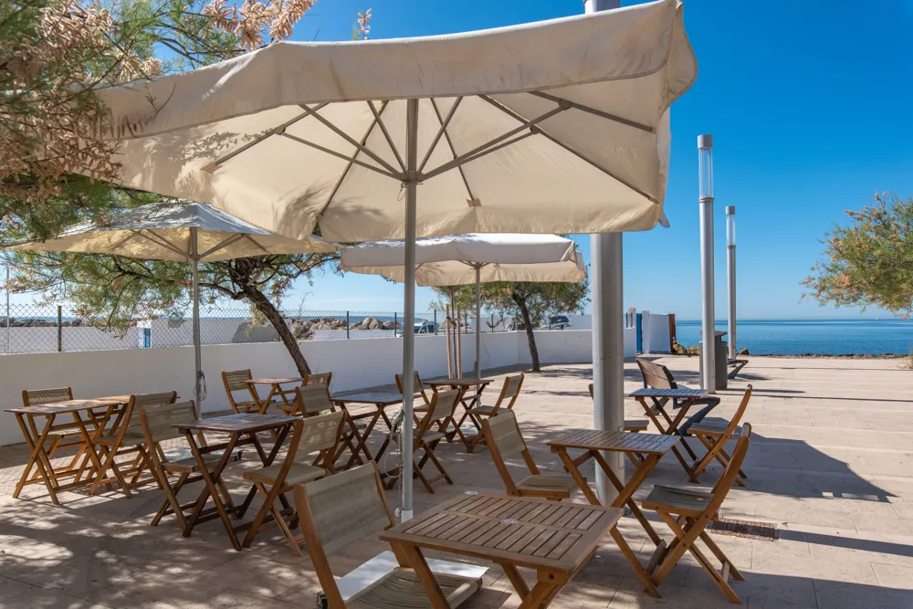 Café ved havet med unik middelhavsatmosfære-8