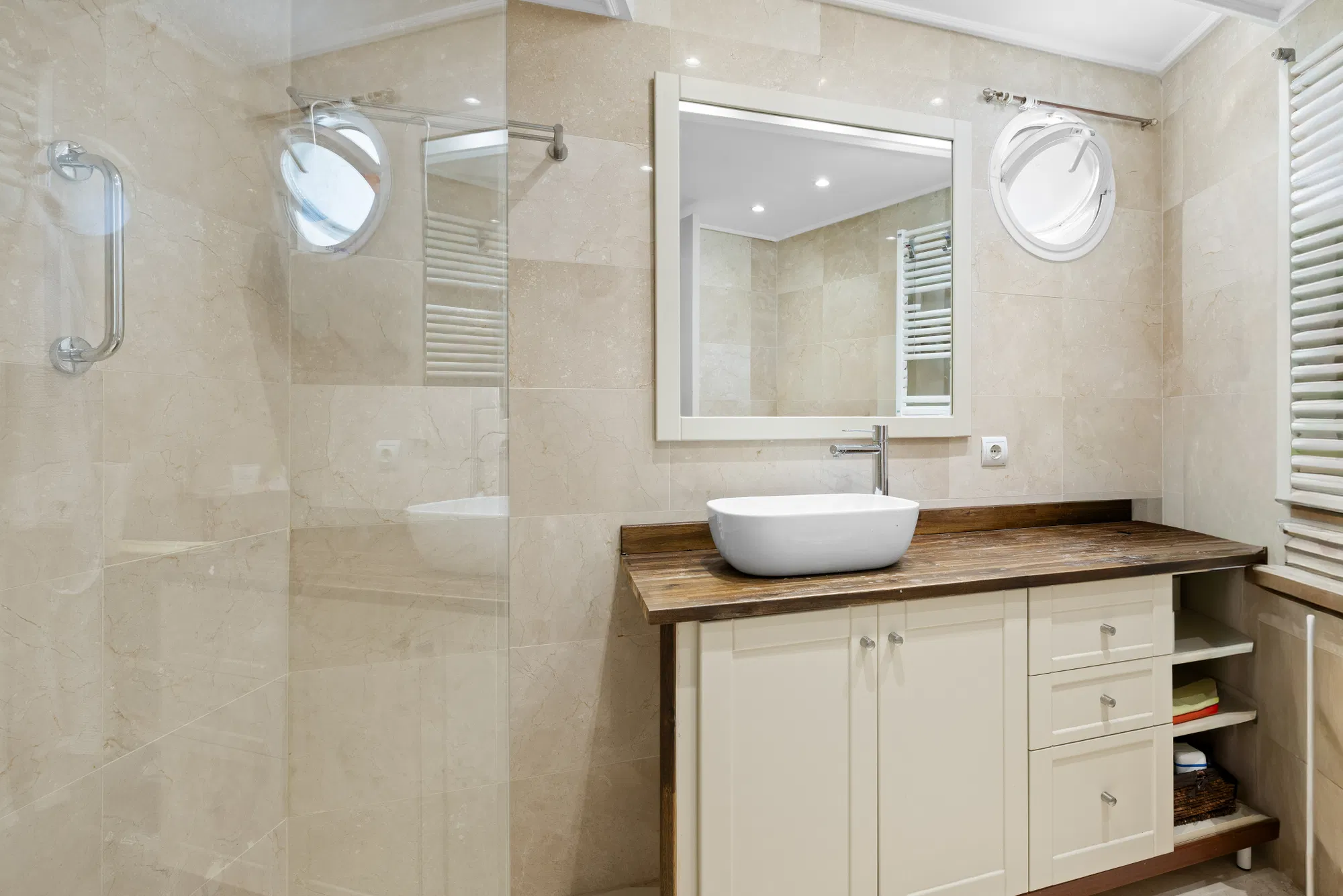 Penthouse close to the beach with sea views and spacious rooftop terrace-6