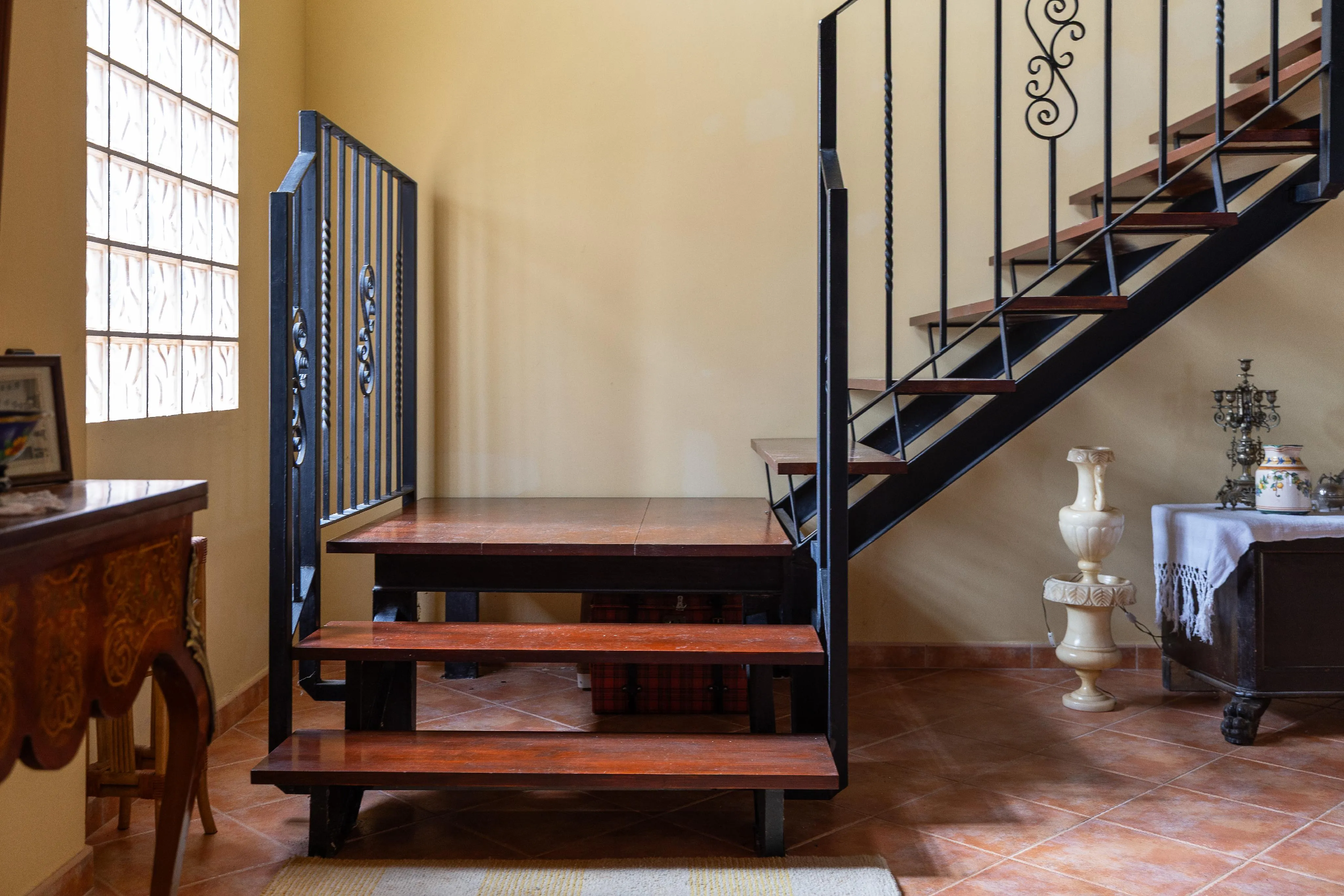 Selvforsynende landhus med masser af plads og smukt udendørs område-10