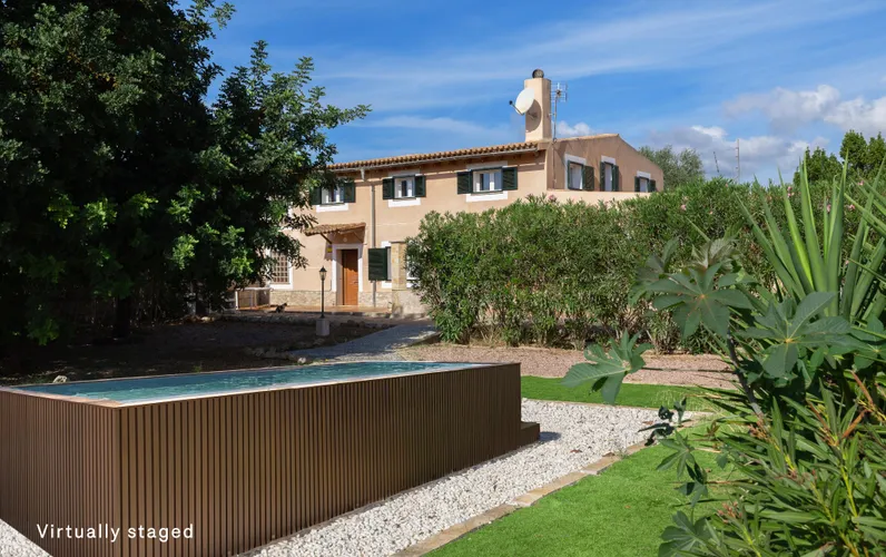 Casa di campagna autosufficiente con ampi spazi e una bellissima area esterna