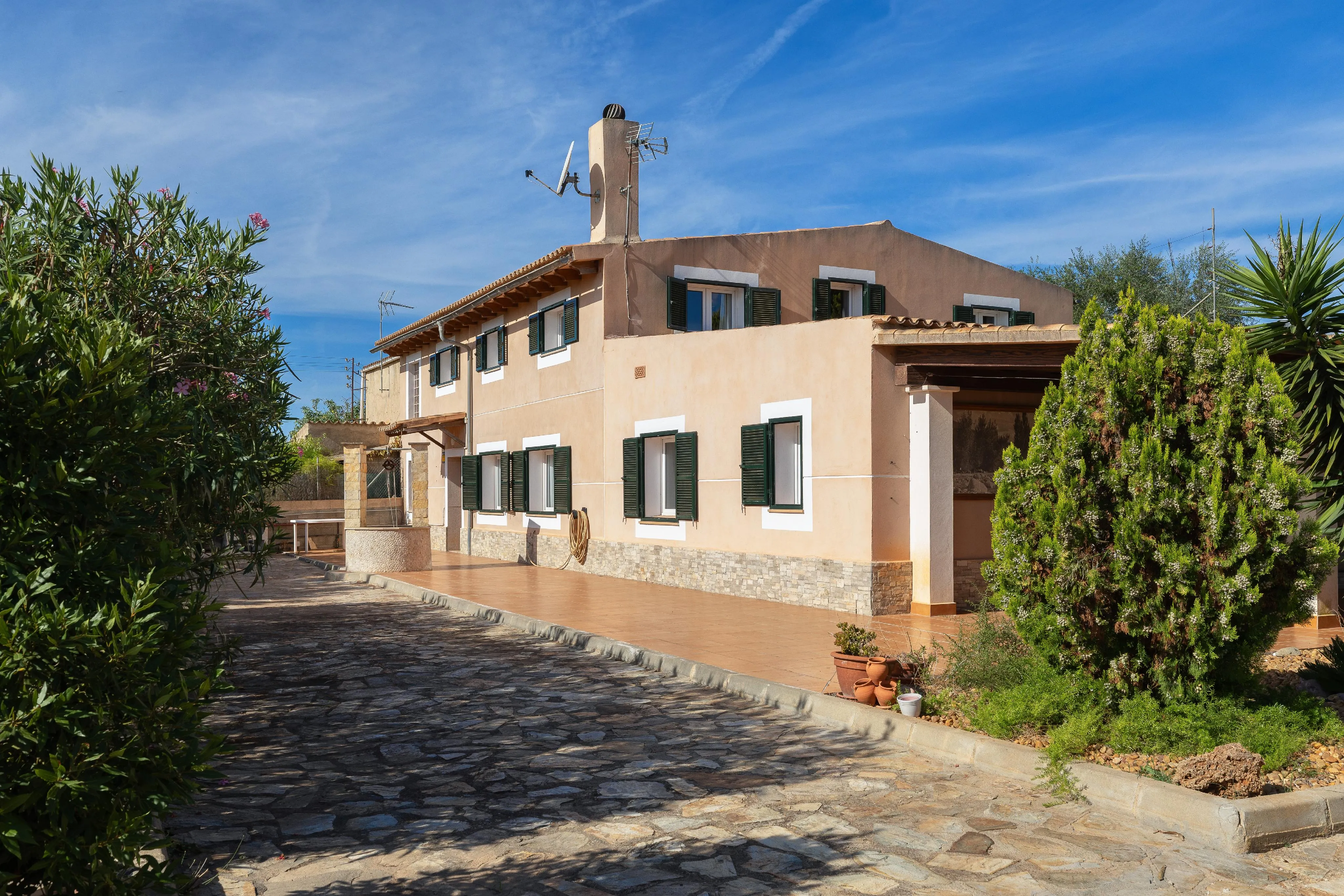 Self-sufficient country house with beautiful garden area-19