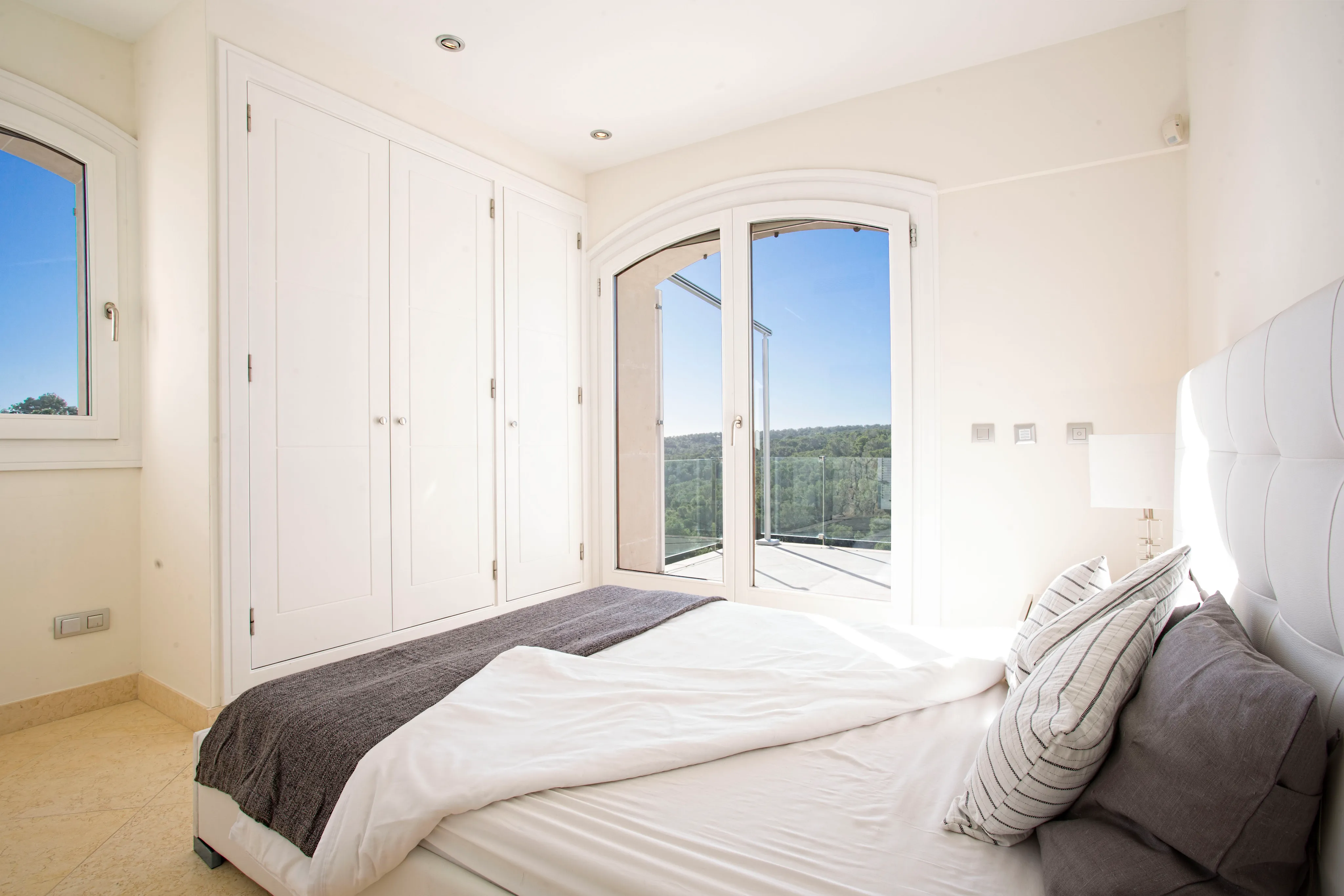 Exklusive mediterrane Frontline-Villa mit Meerblick-13