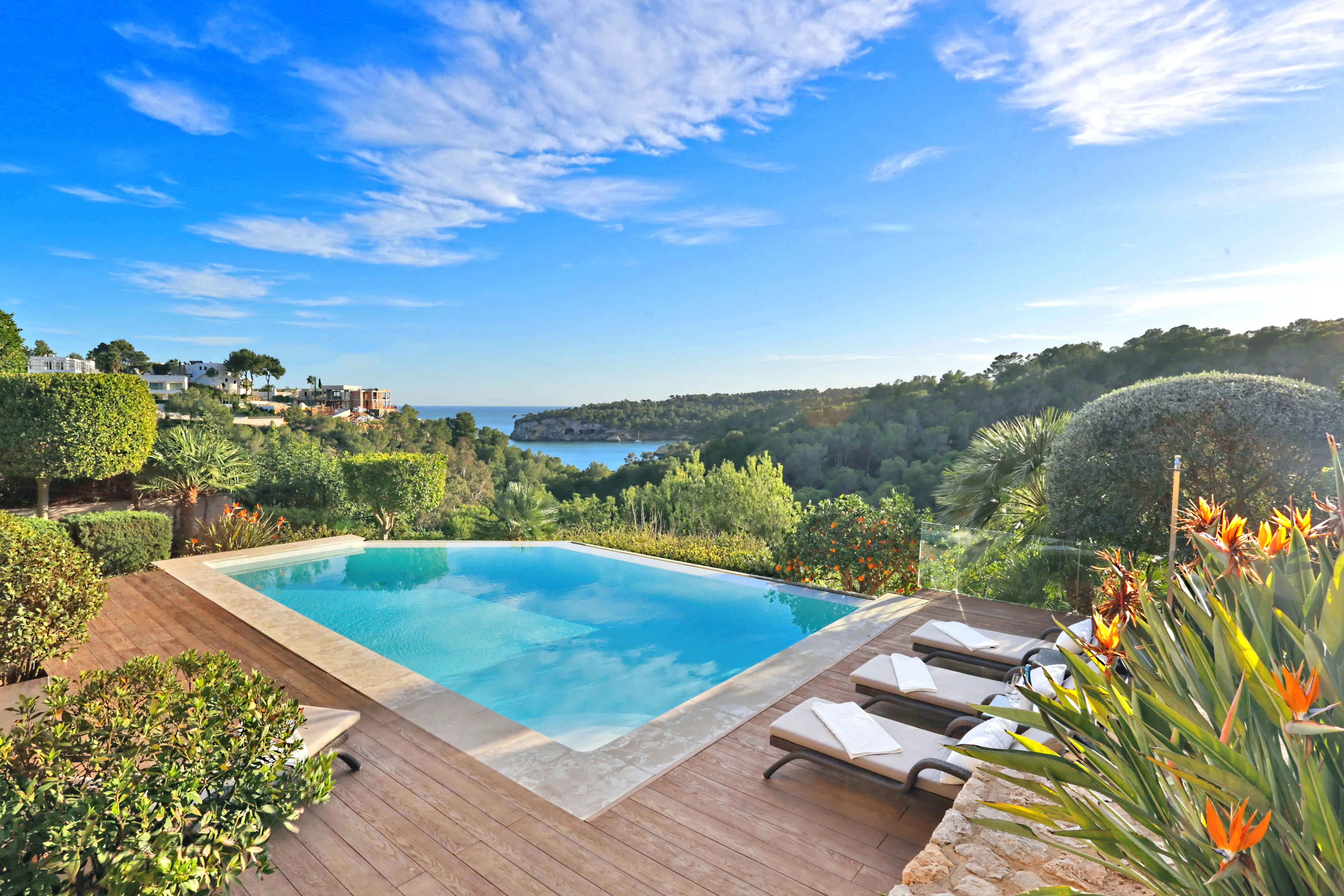 Exklusive mediterrane Frontline-Villa mit Meerblick-1