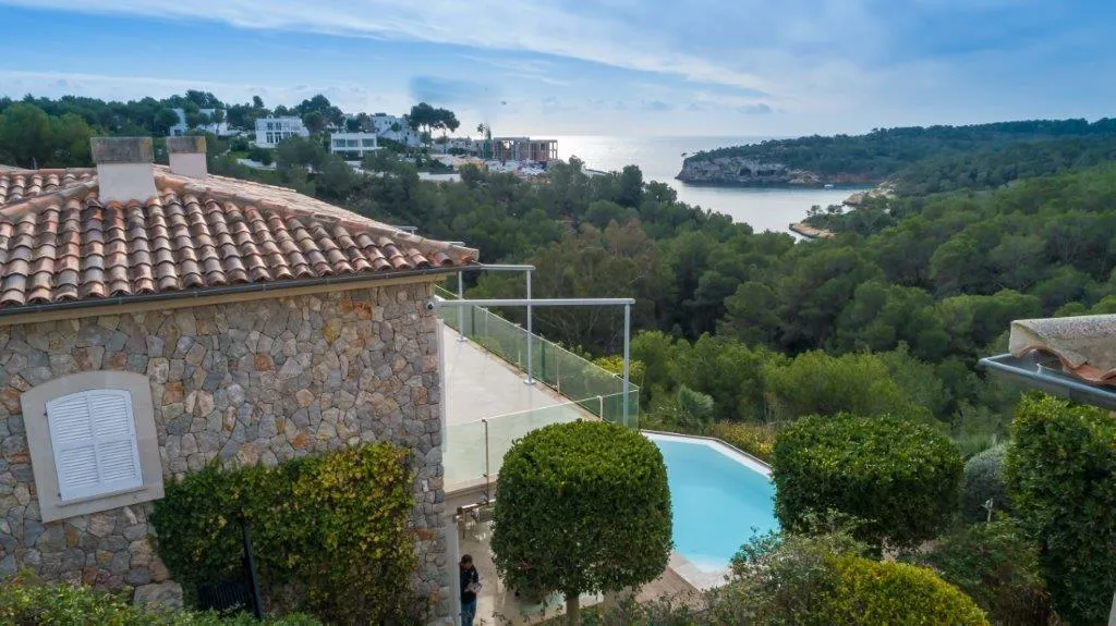 Exklusive mediterrane Frontline-Villa mit Meerblick-17
