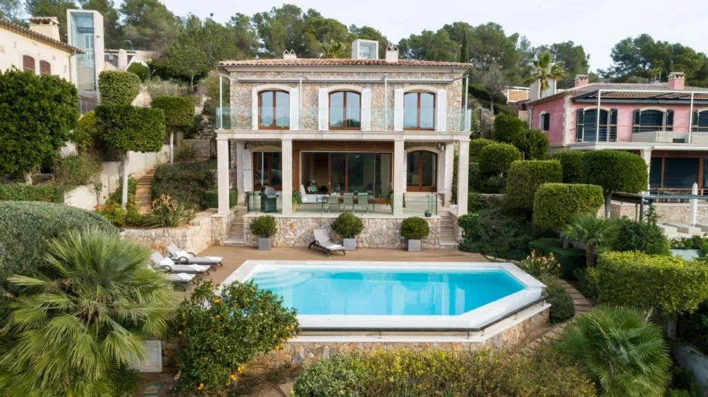Exklusive mediterrane Frontline-Villa mit Meerblick-18