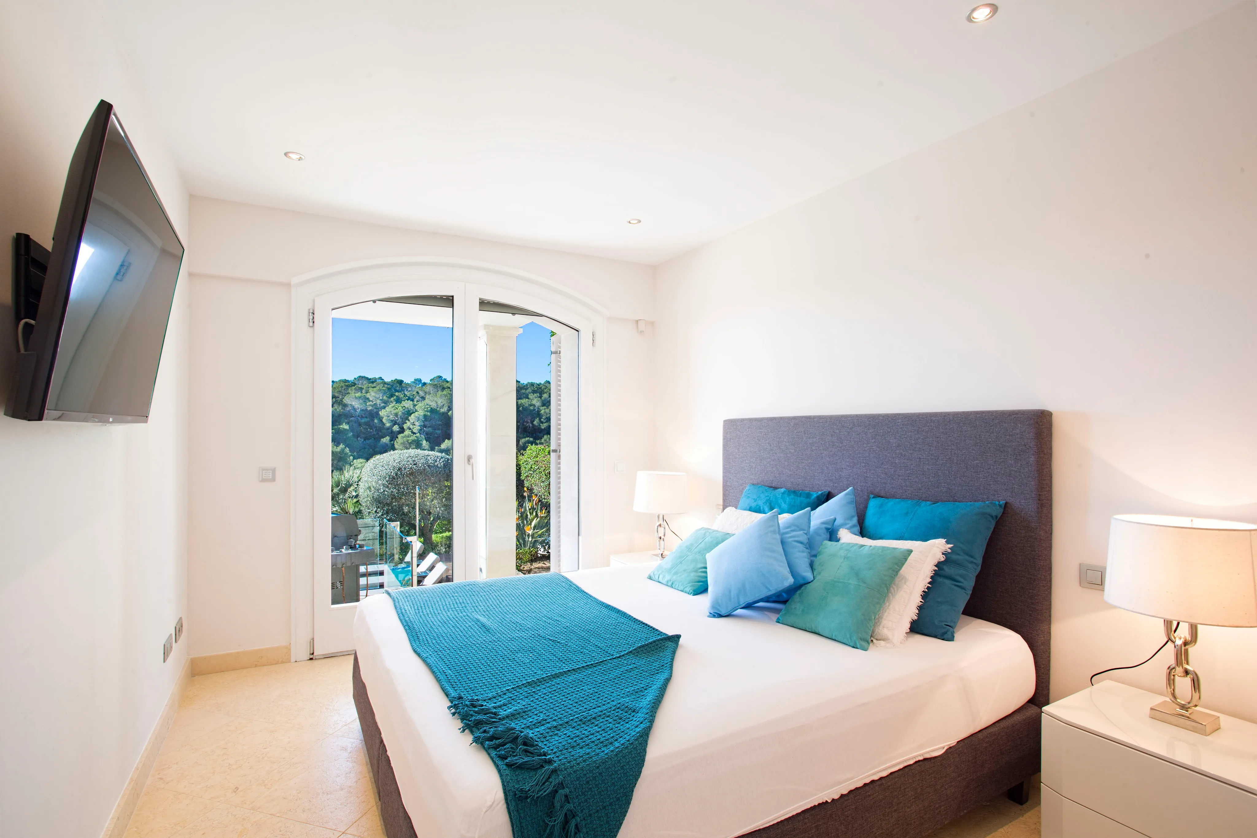 Exklusive mediterrane Frontline-Villa mit Meerblick-11