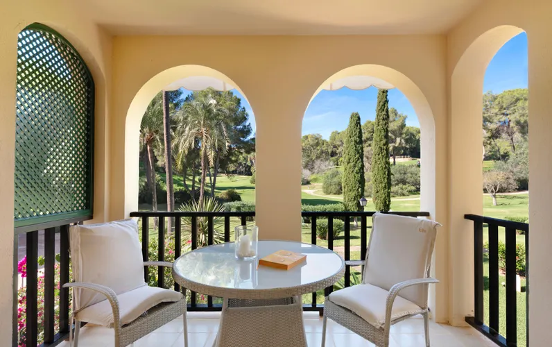 Stijlvol appartement in gewild golfcomplex Bendinat