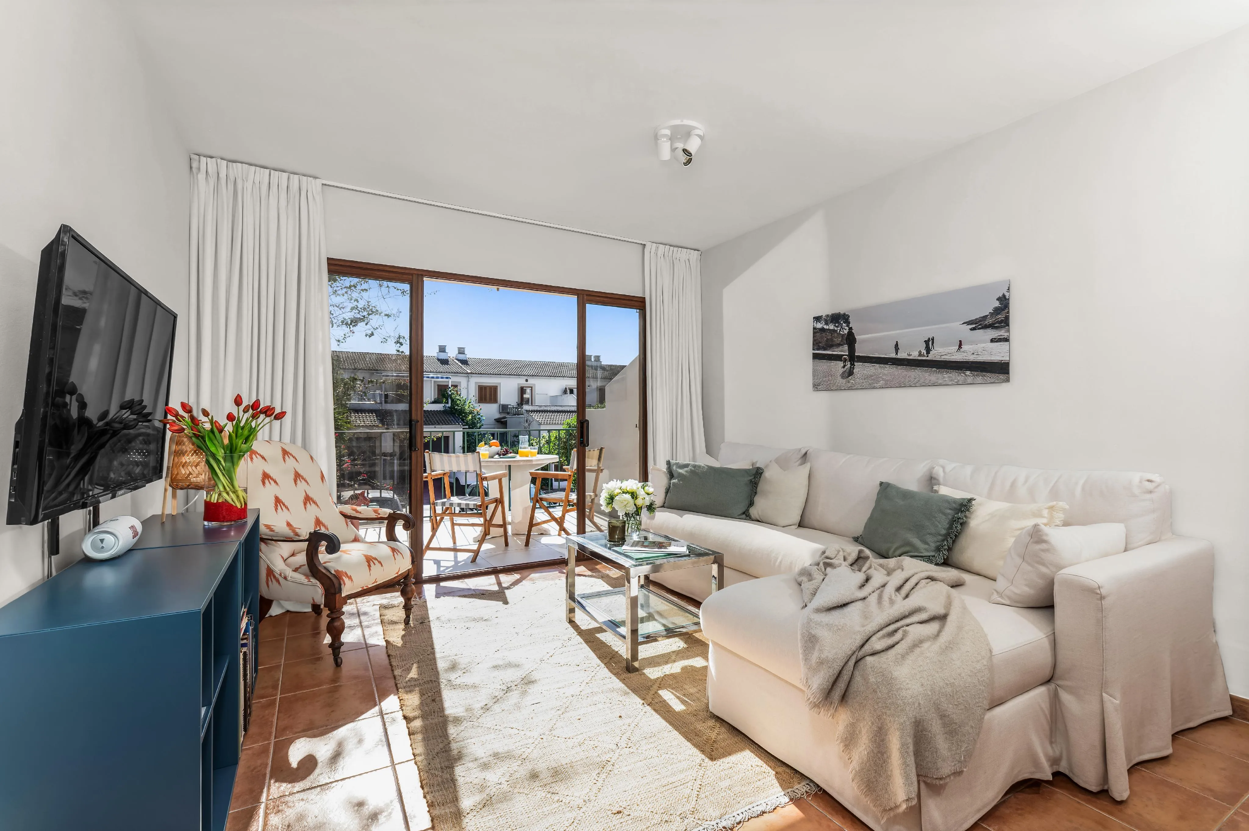 Charming townhouse in Portals, walking distance to beach and amenities-3