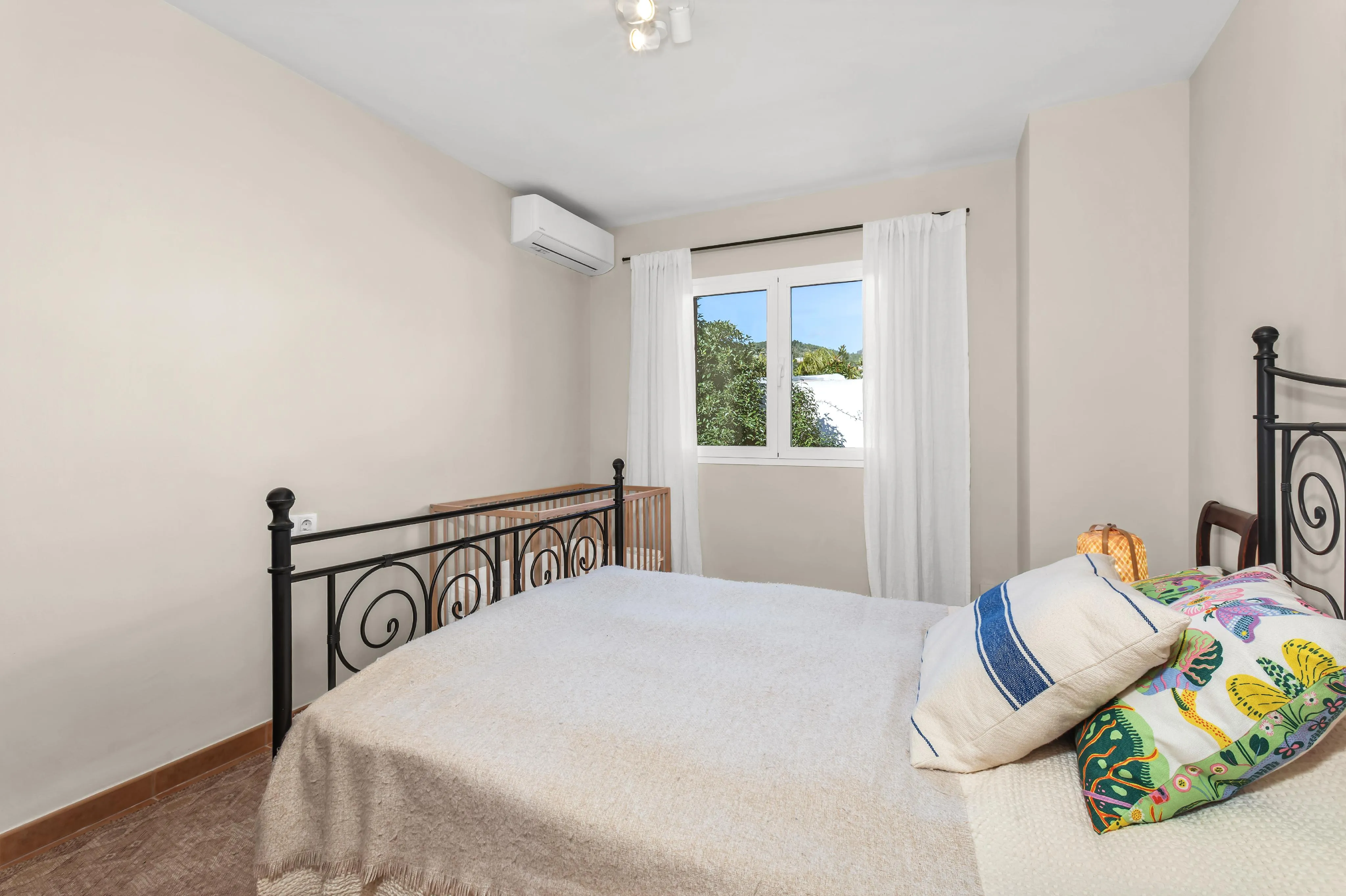 Encantadora casa adosada en Portals, a poca distancia a pie de la playa y de todos los servicios-11