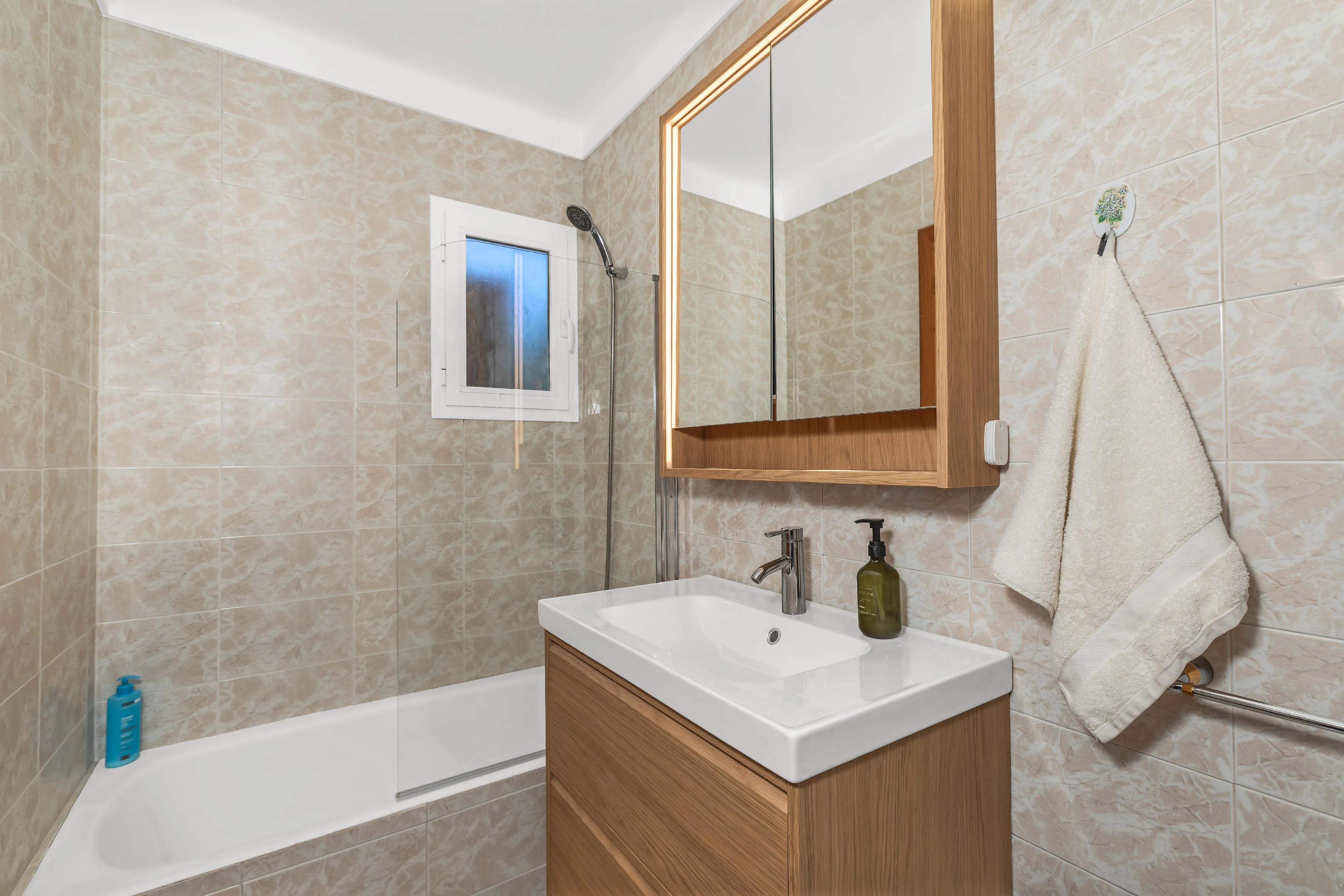 Charming townhouse in Portals, walking distance to beach and amenities-8