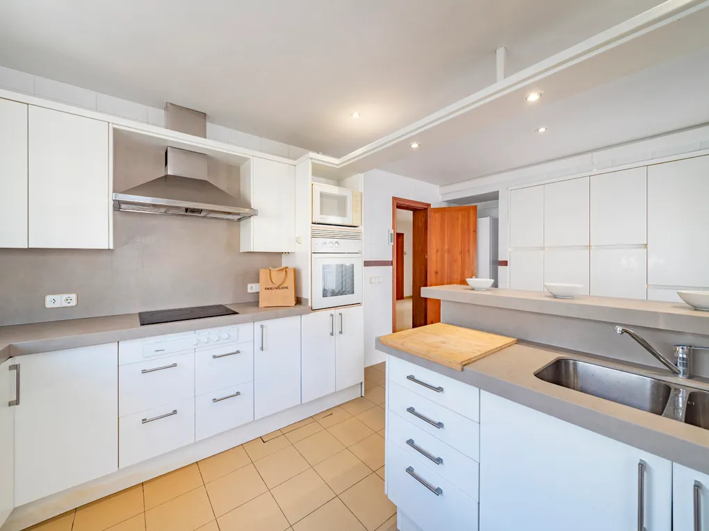 Eccellente attico duplex direttamente sulla spiaggia.-8