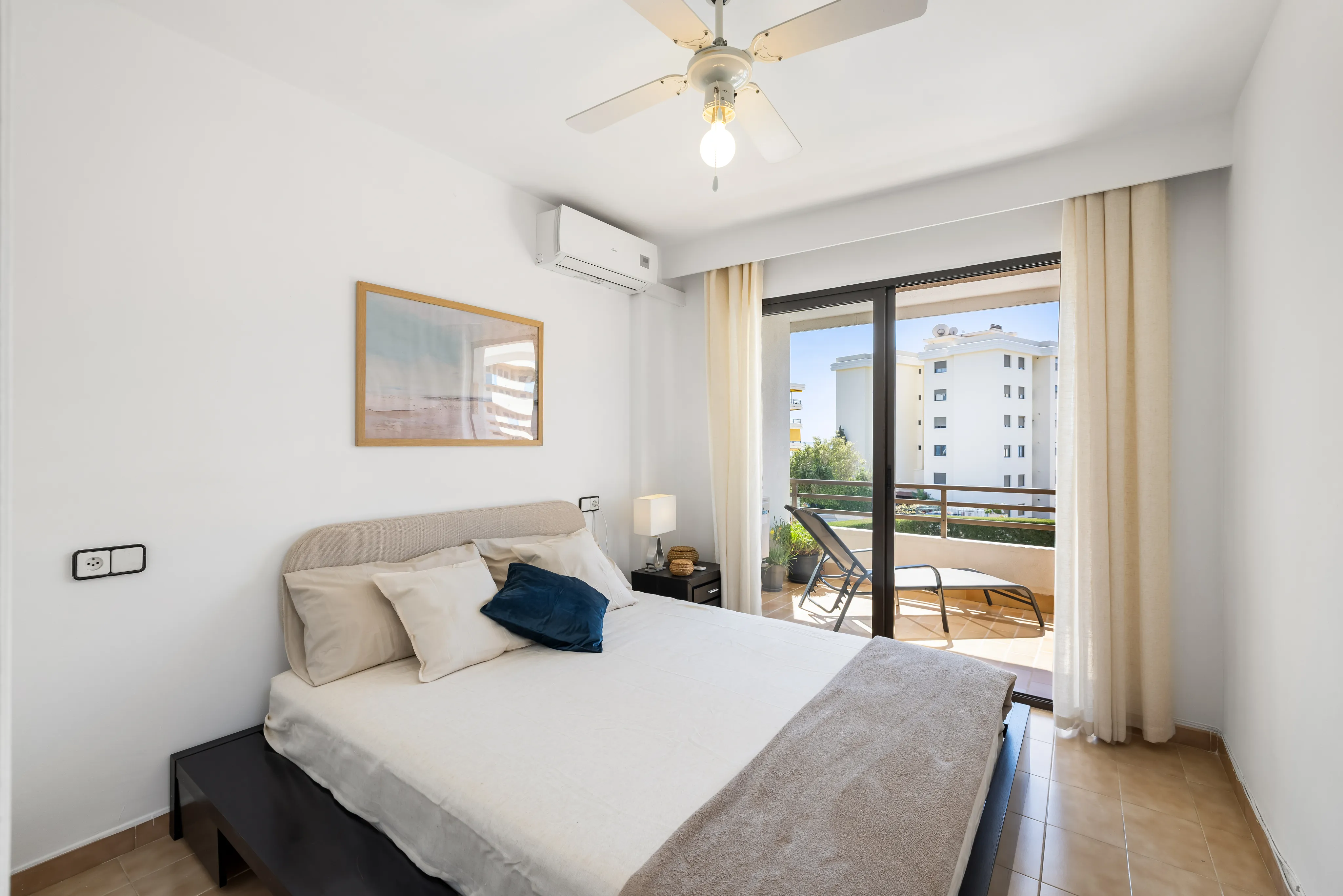 Lejlighed i gåafstand til havnen og strandene-11