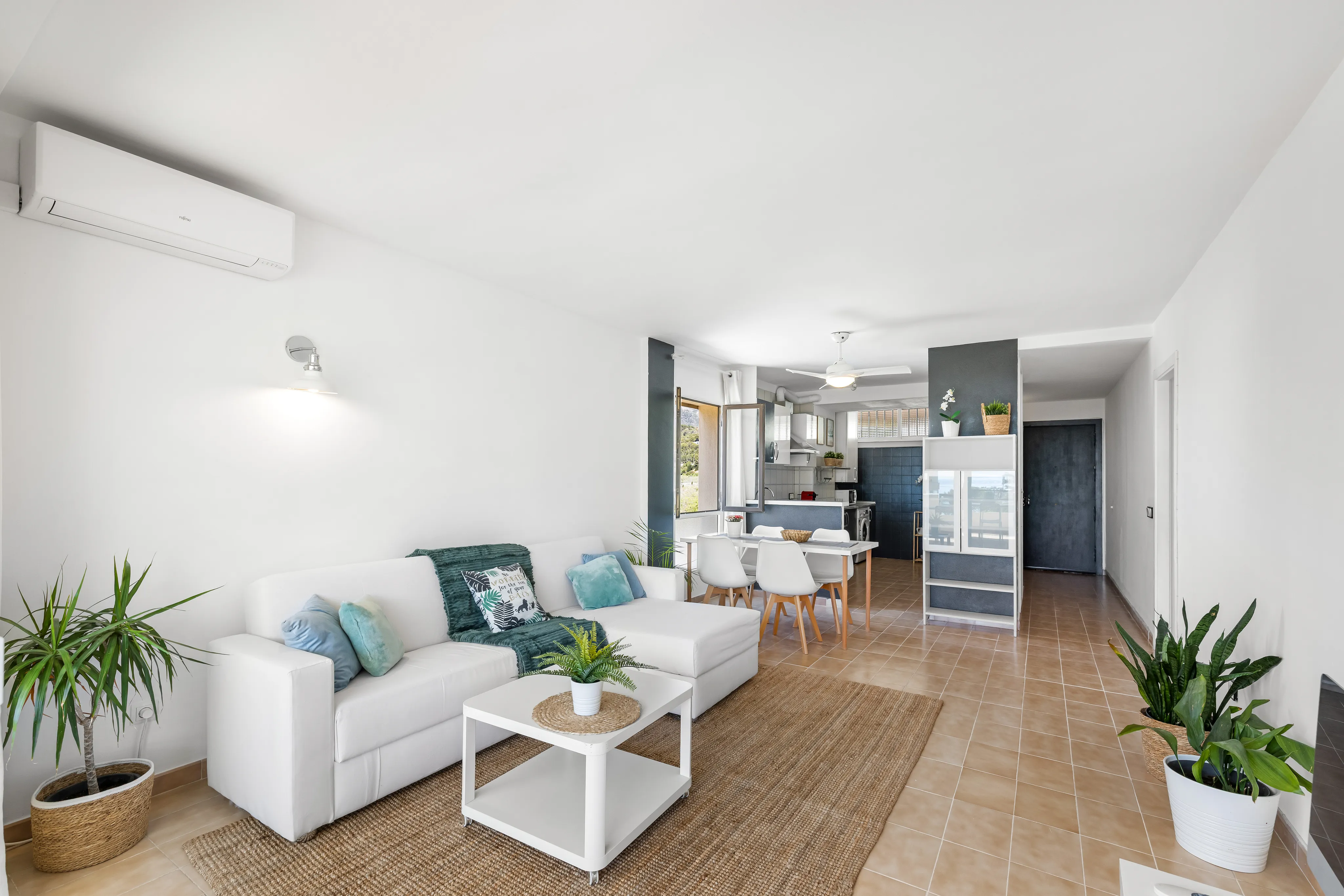 Lejlighed i gåafstand til havnen og strandene-5