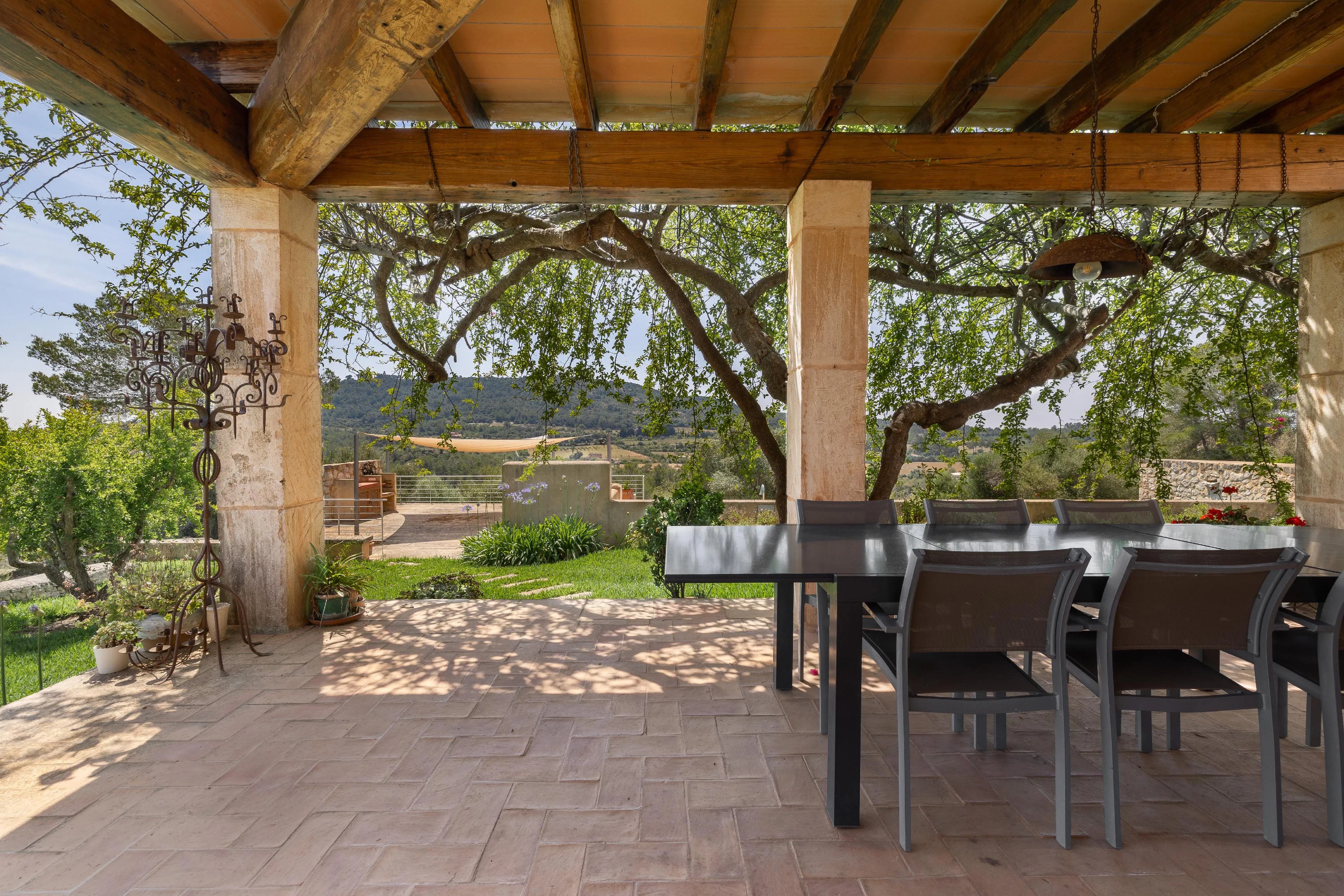 Charmante natuurstenen finca met adembenemend uitzicht-14