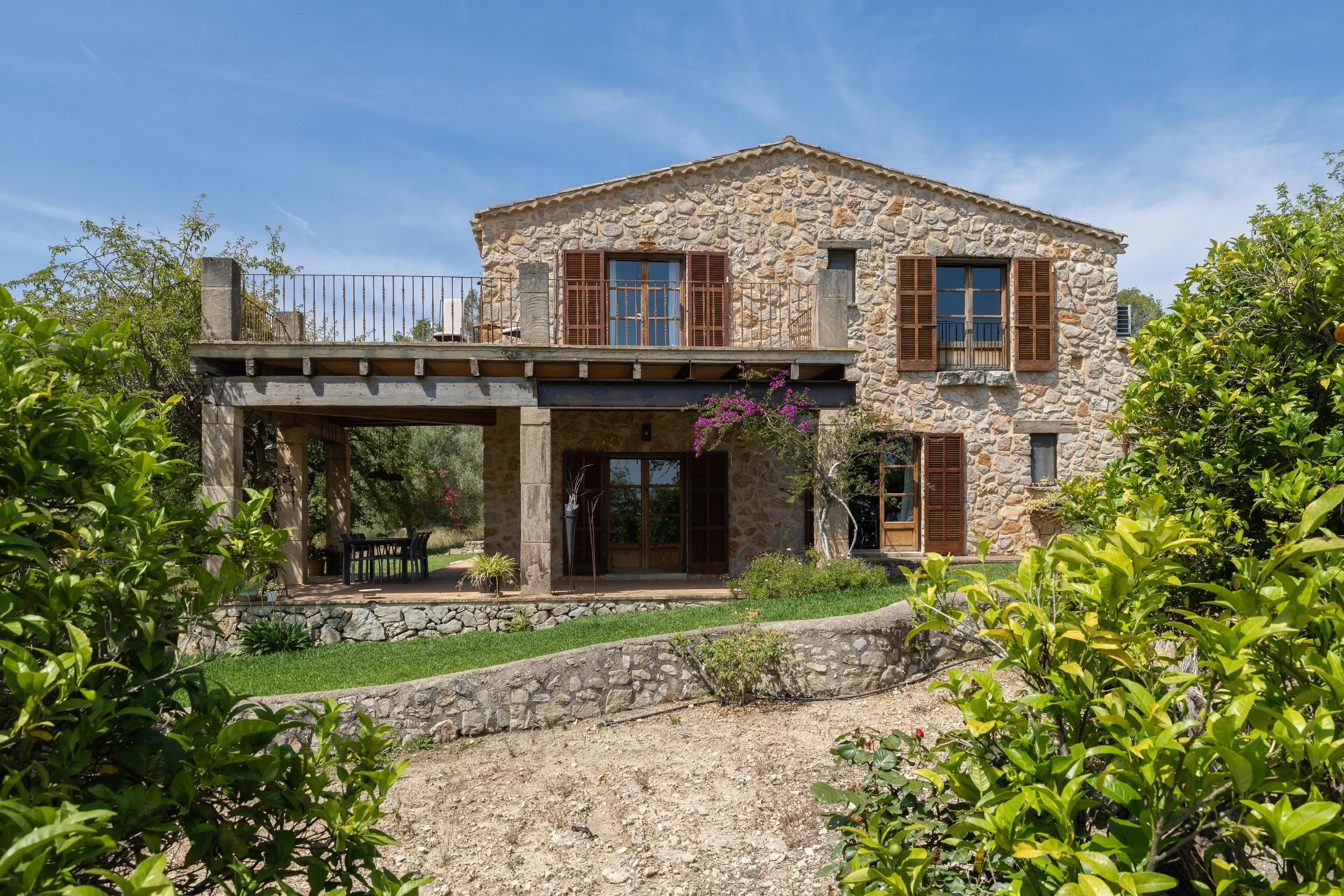 Charmante natuurstenen finca met adembenemend uitzicht-18