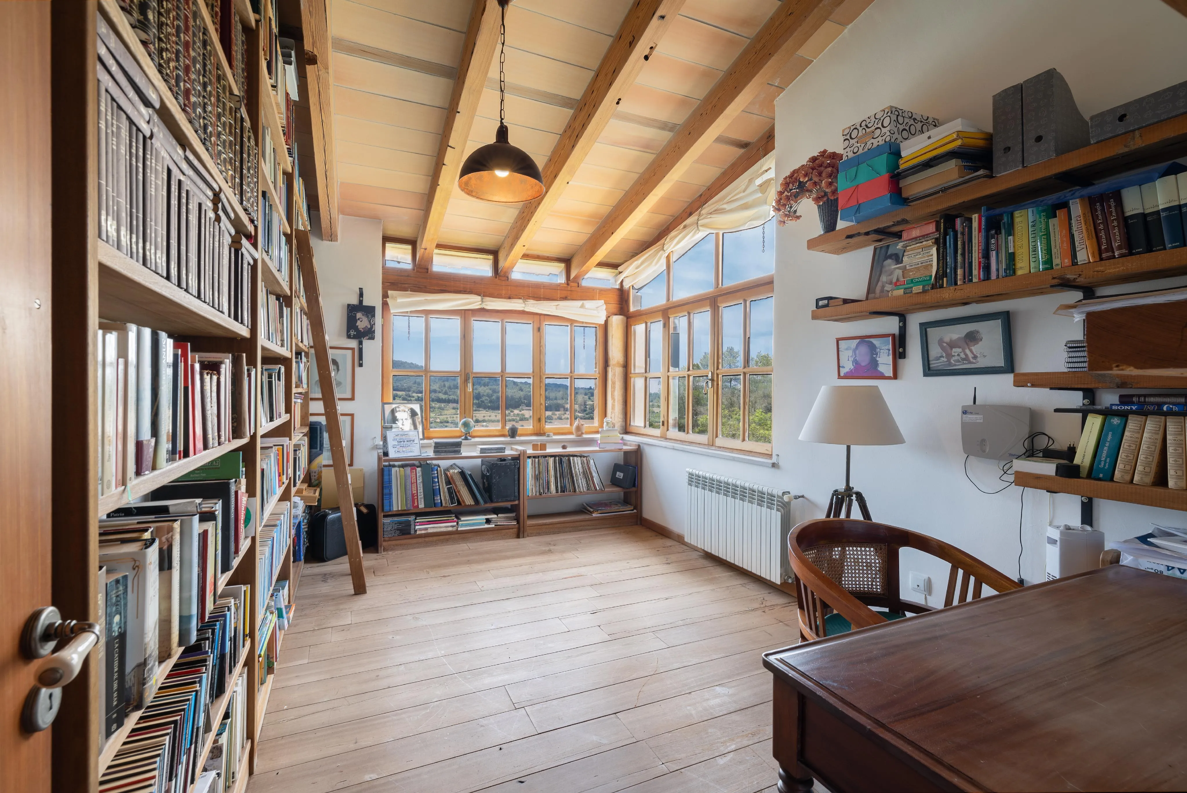 Charmante natuurstenen finca met adembenemend uitzicht-8