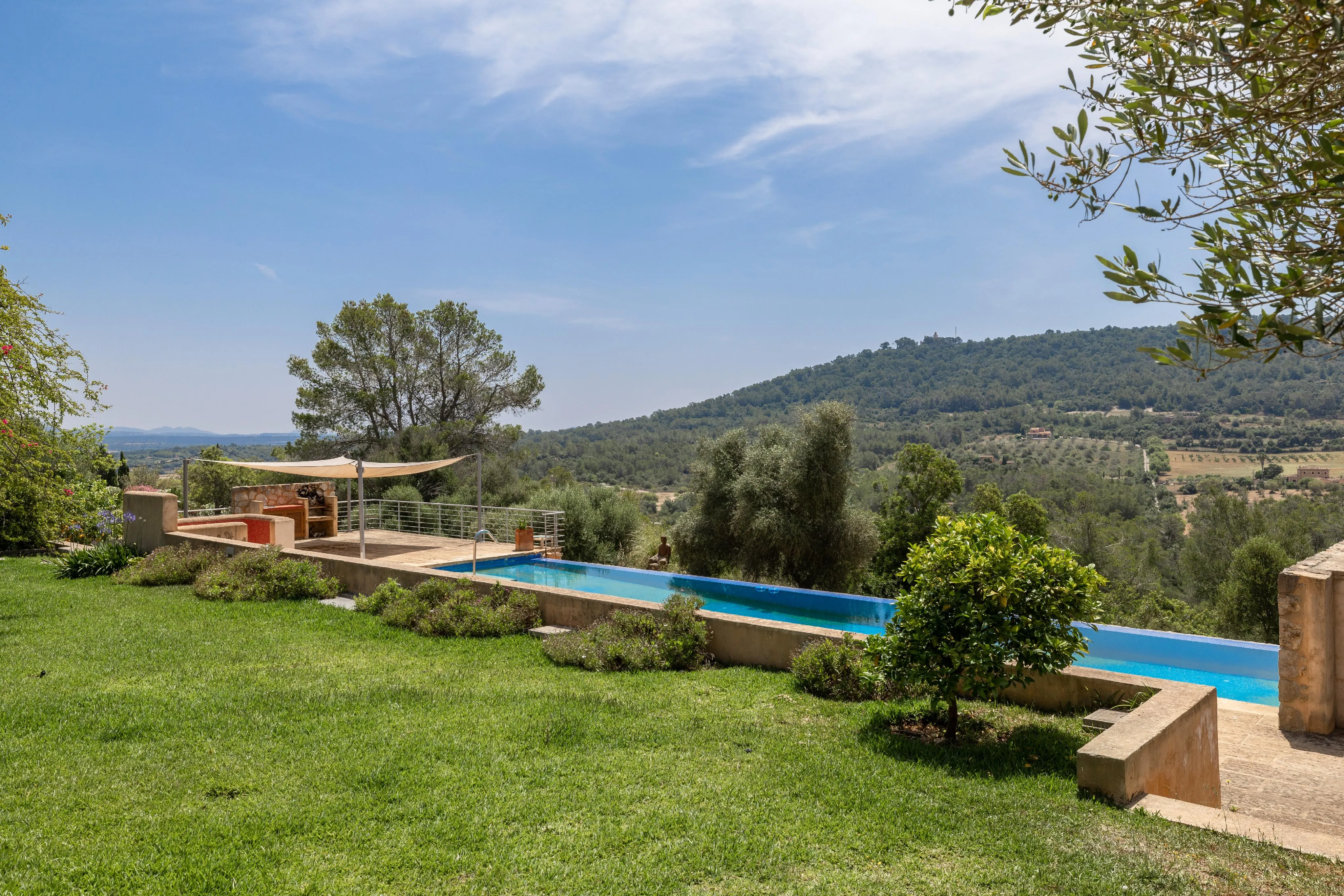 Charmante natuurstenen finca met adembenemend uitzicht-2