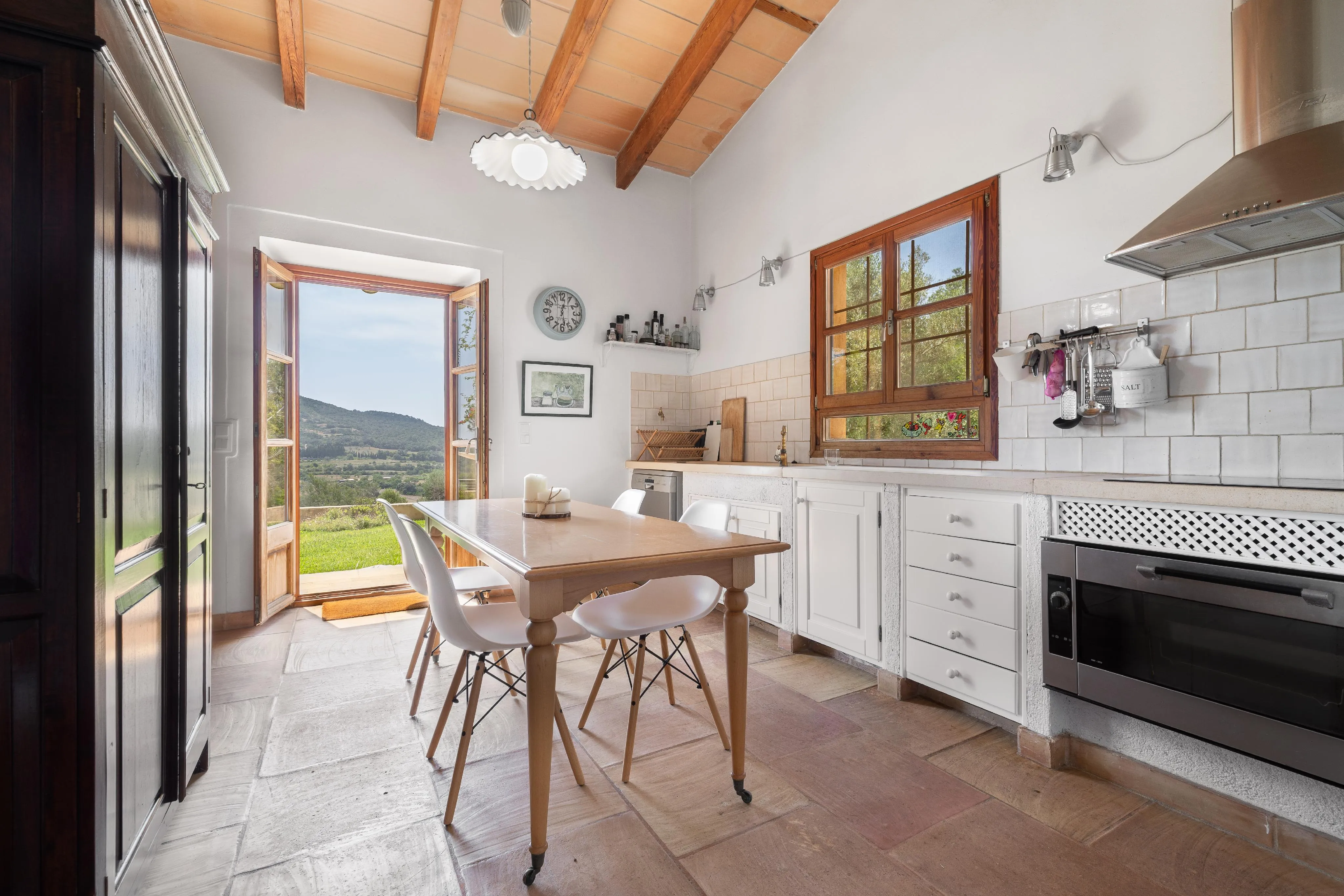 Charmante natuurstenen finca met adembenemend uitzicht-6