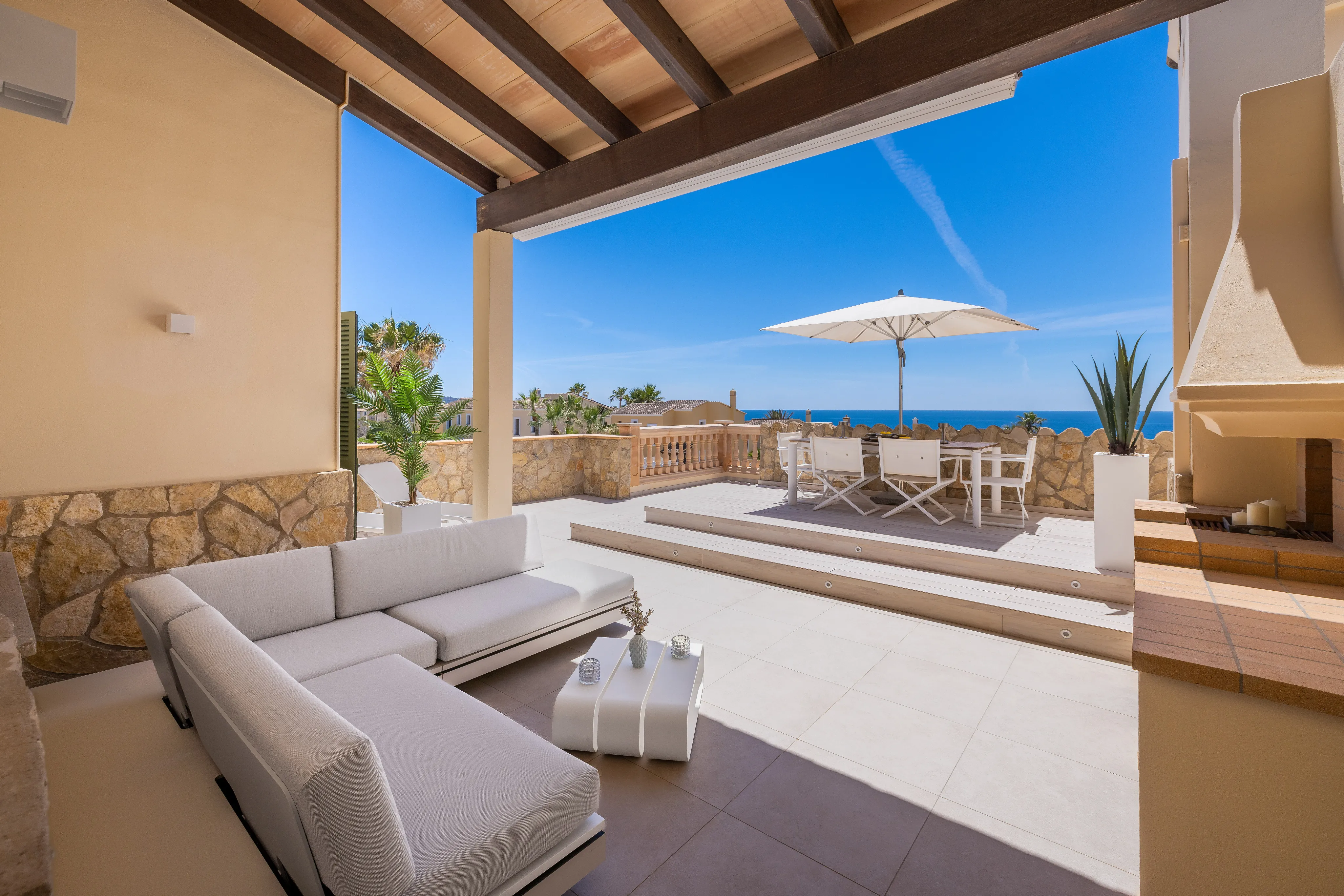 Penthouse med panoramaudsigt direkte ved havet i Nova Santa Ponsa-2