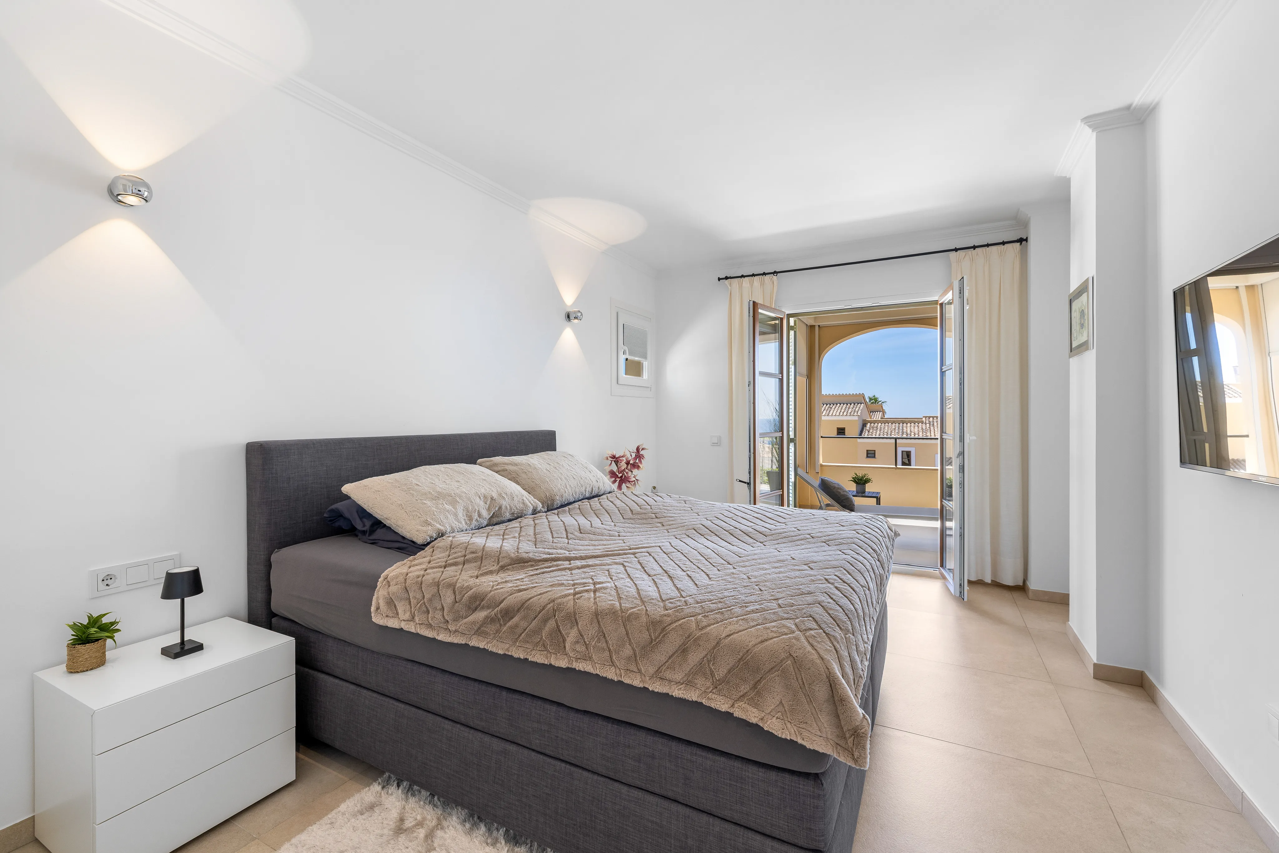 Penthouse med panoramaudsigt direkte ved havet i Nova Santa Ponsa-13