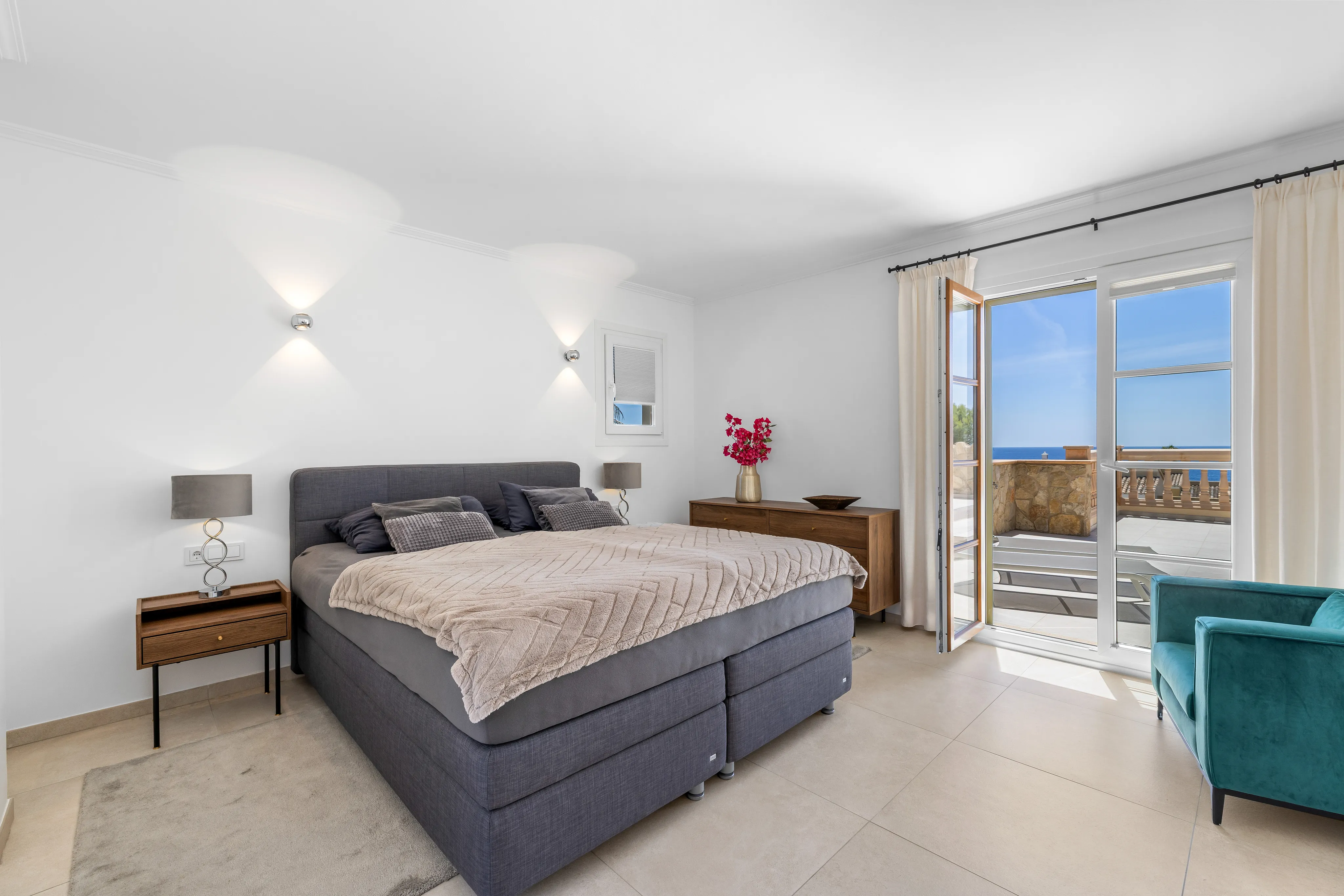 Penthouse med panoramaudsigt direkte ved havet i Nova Santa Ponsa-11