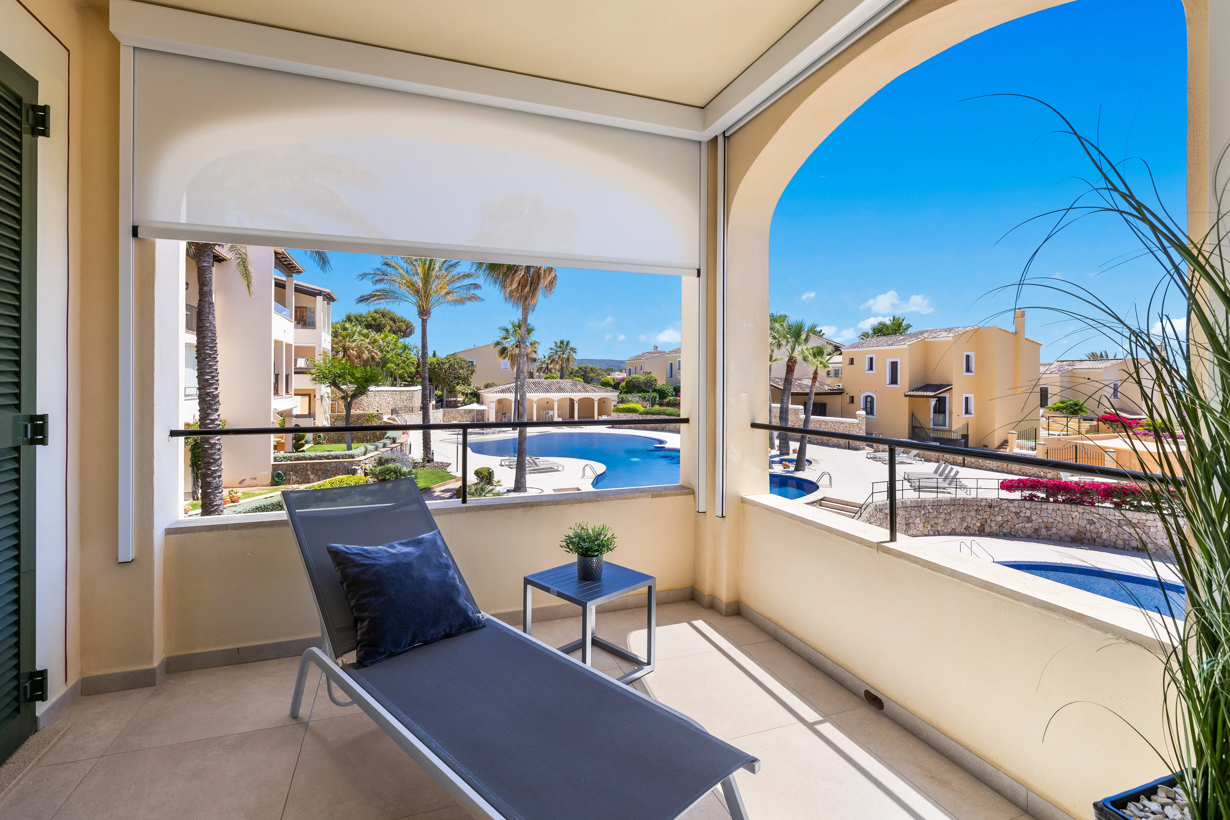 Penthouse med panoramaudsigt direkte ved havet i Nova Santa Ponsa-20