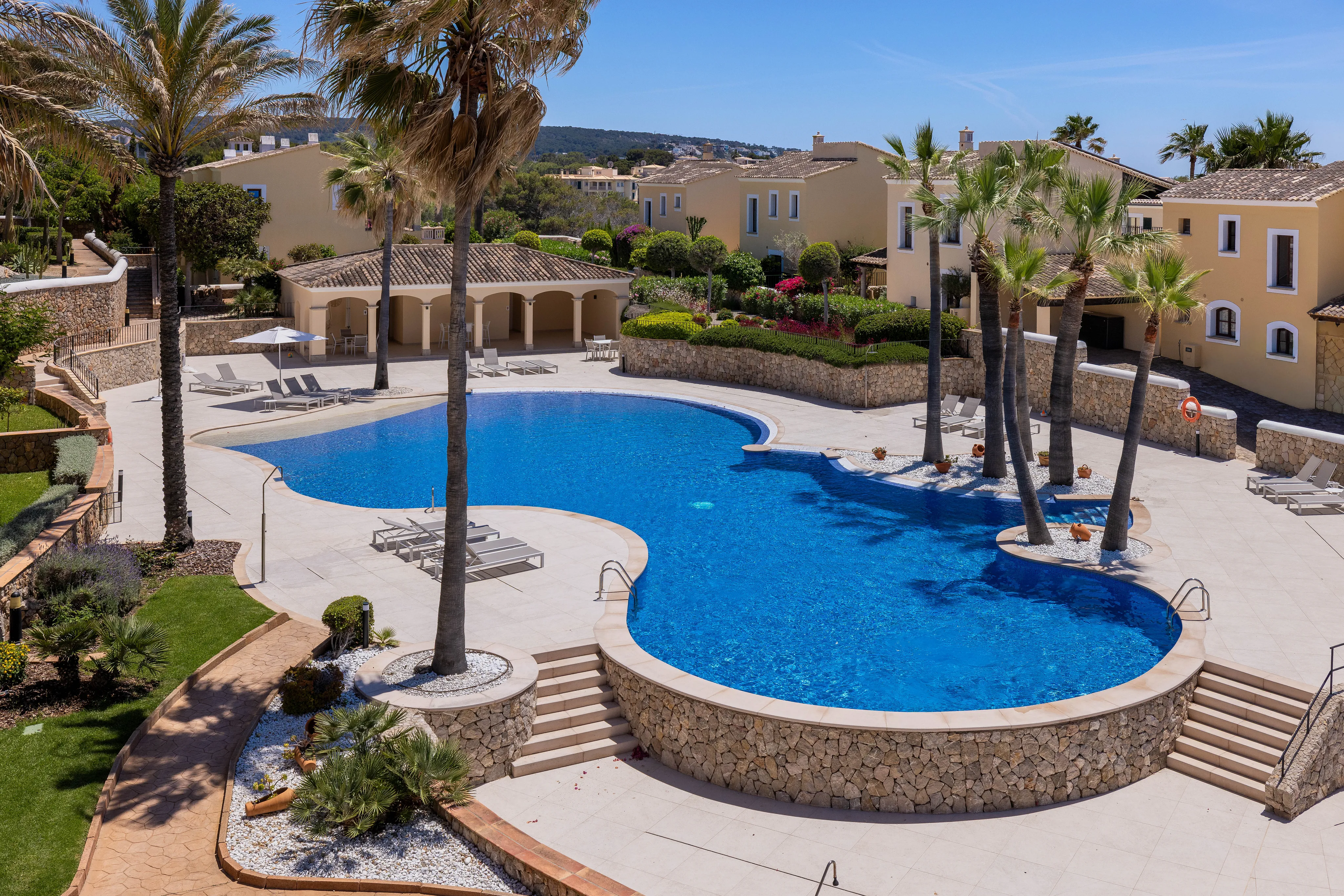Penthouse med panoramaudsigt direkte ved havet i Nova Santa Ponsa-9